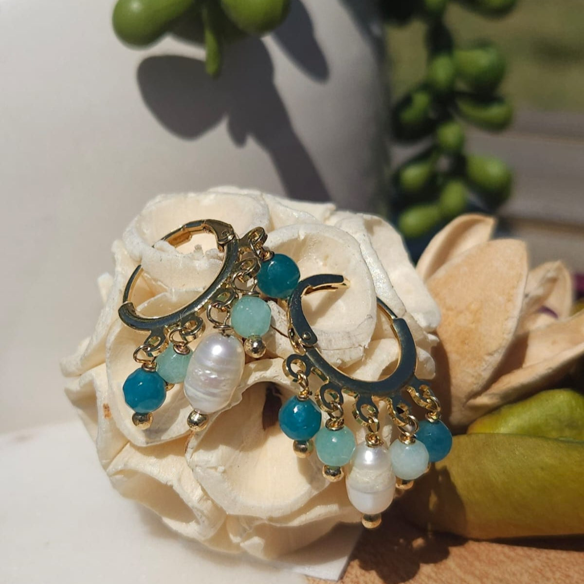 HOOP EARRING PEARL AND CRYSTAL