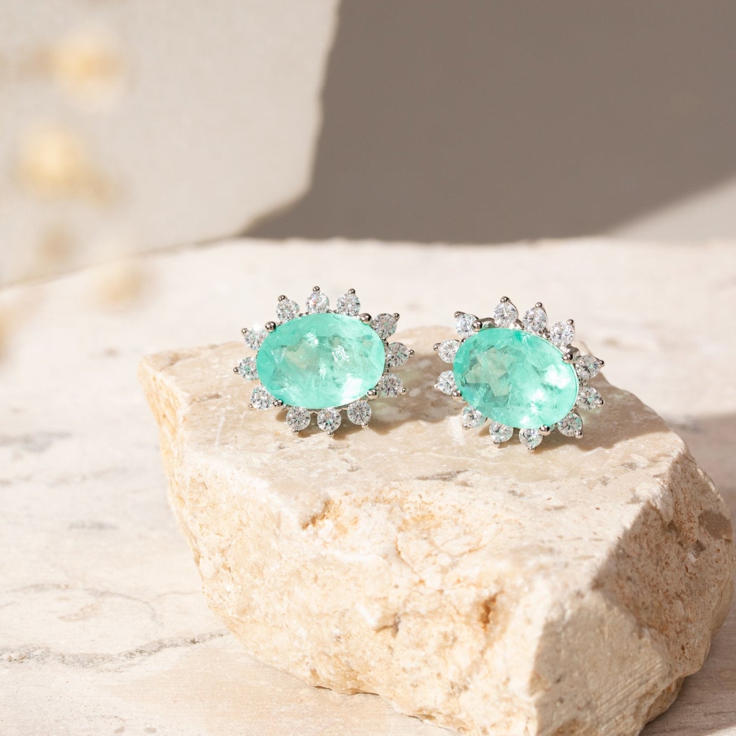 OVAL COLOMBIAN EMERALD EARRING