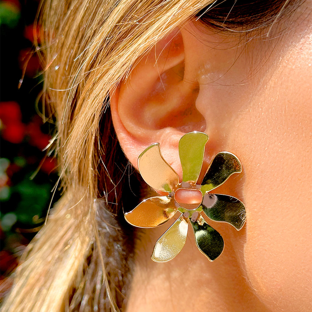 FLOWER PETAL EARRING