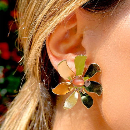 FLOWER PETAL EARRING