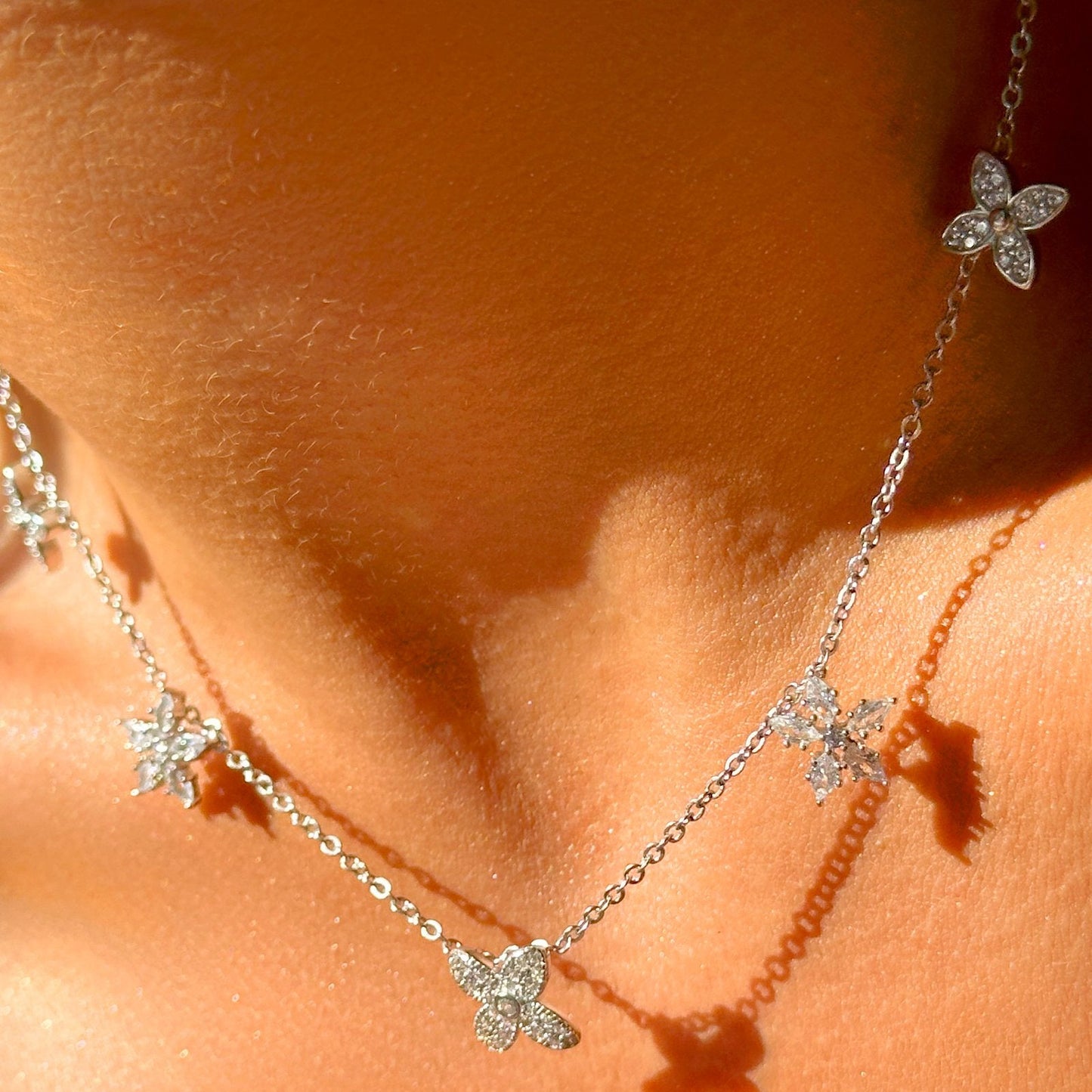 FOUR FLOWERS NECKLACE