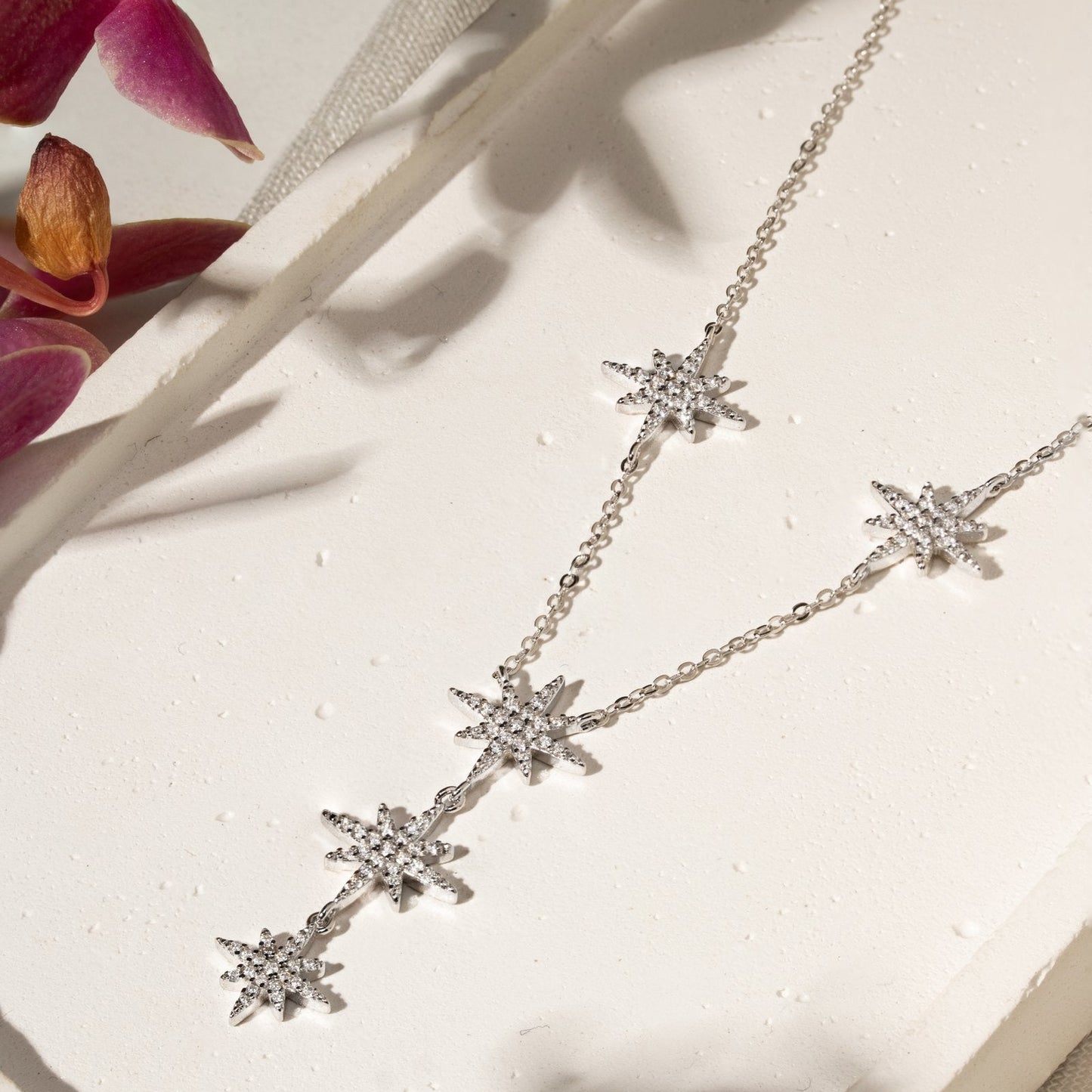 STAR NECKLACE